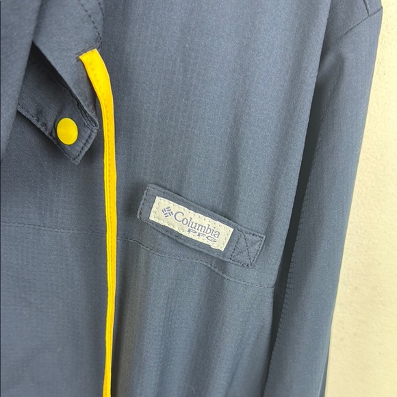 Columbia Michigan Windbreaker Hoodie - Picture 11 of 11